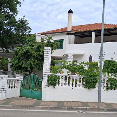 Apartmani Juricev Vodice Exterior photo